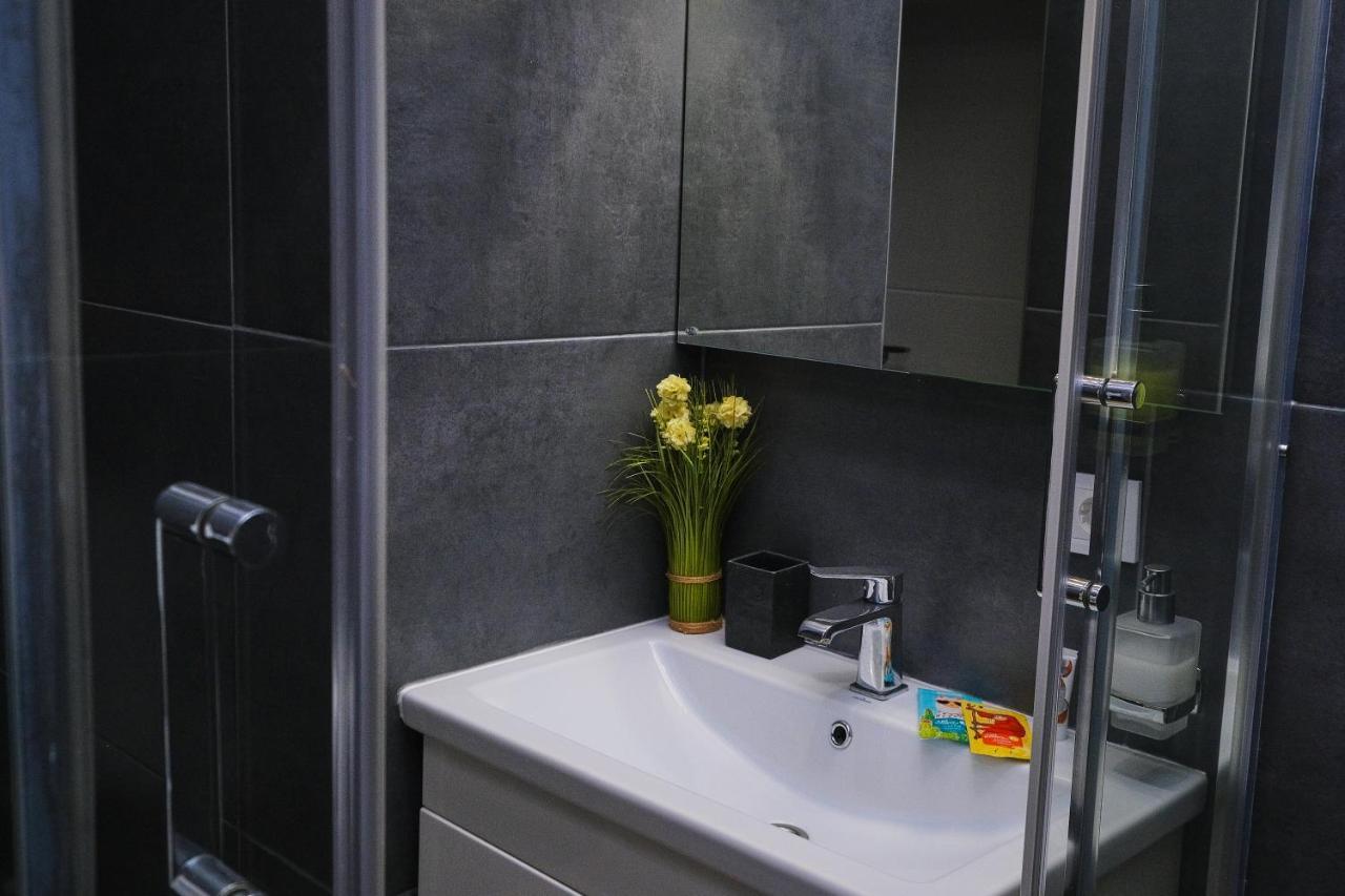 Central Apartments أوديسا المظهر الخارجي الصورة